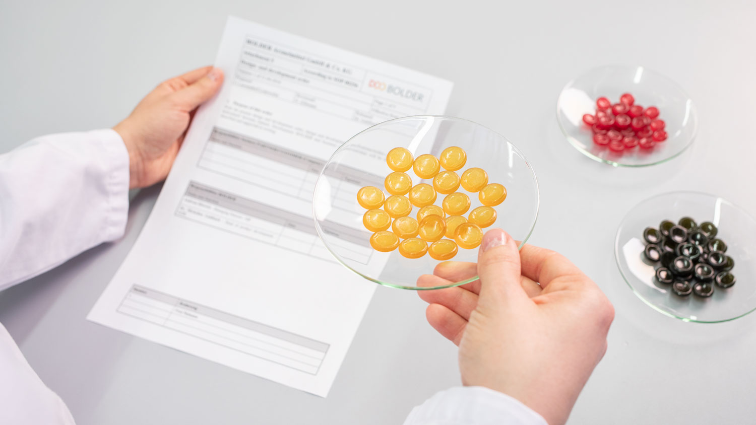 BOLDER Entwicklung Mehrere Uhrgläser mit Pastillen