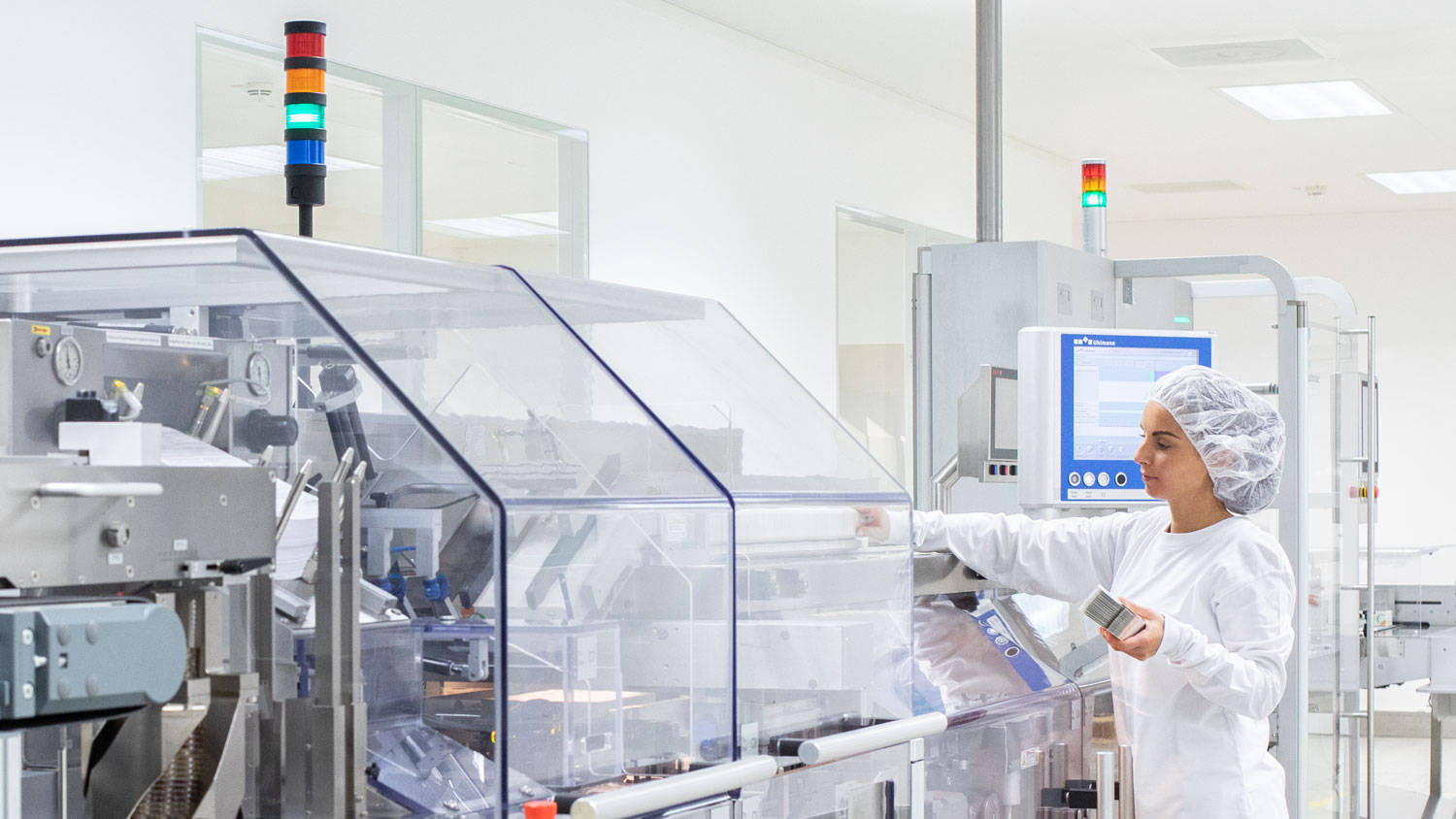 BOLDER Verpackung Arbeiten an einer Verpackungseinheit